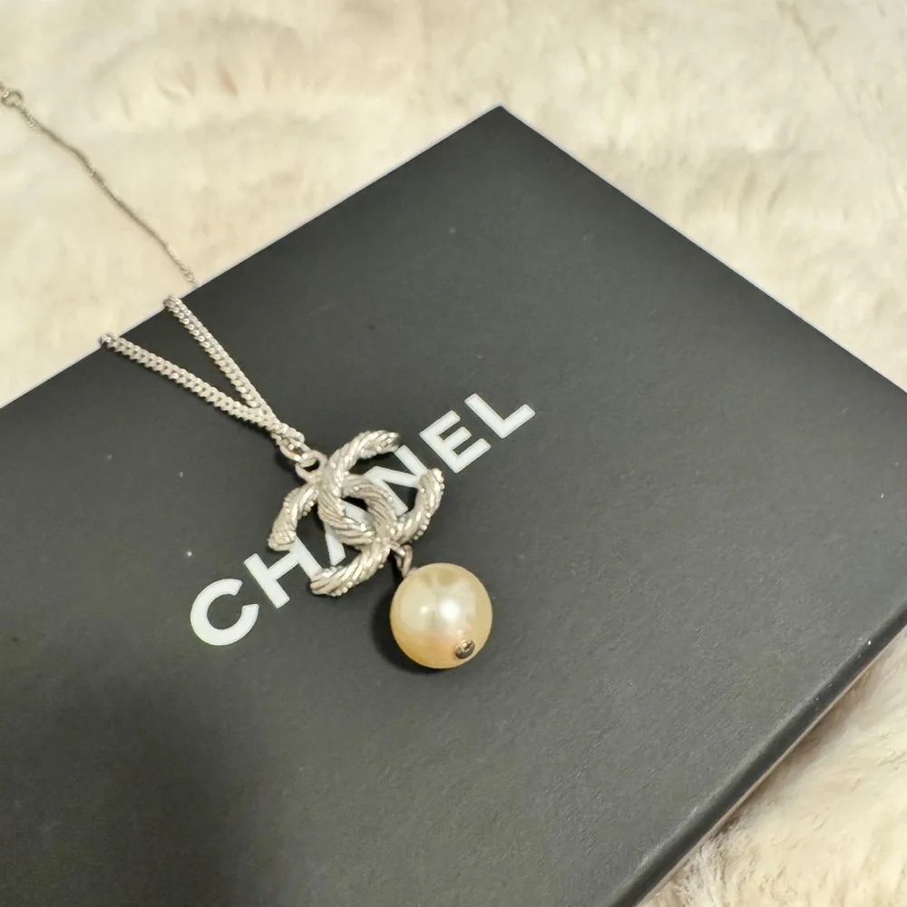 Chanel Silver CC  Crystal Pearl Necklace - Picture 3 of 7